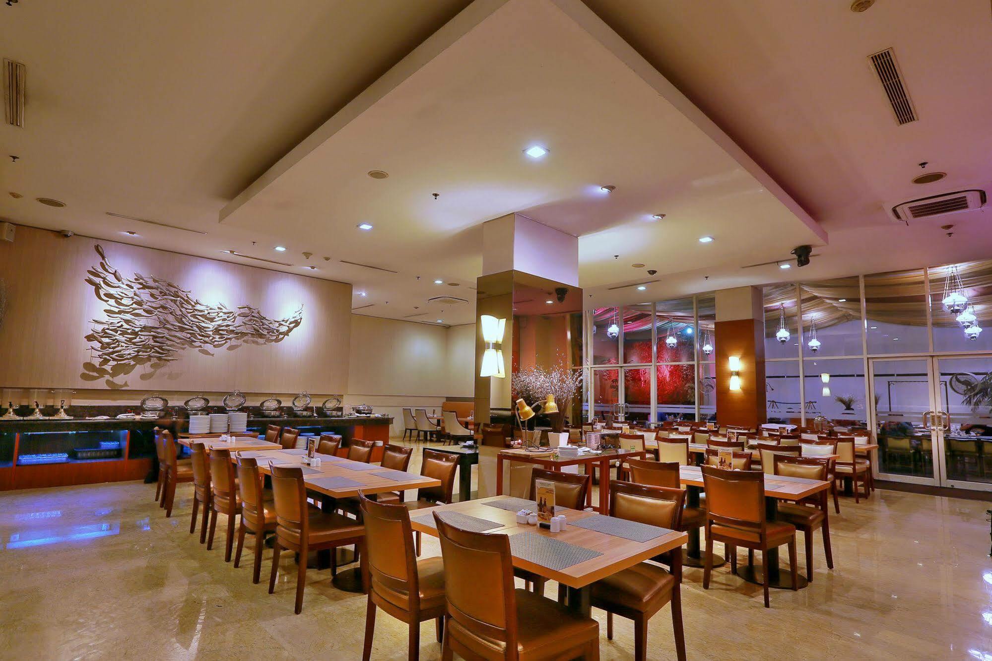 雅加达卡旺公园酒店 外观 照片